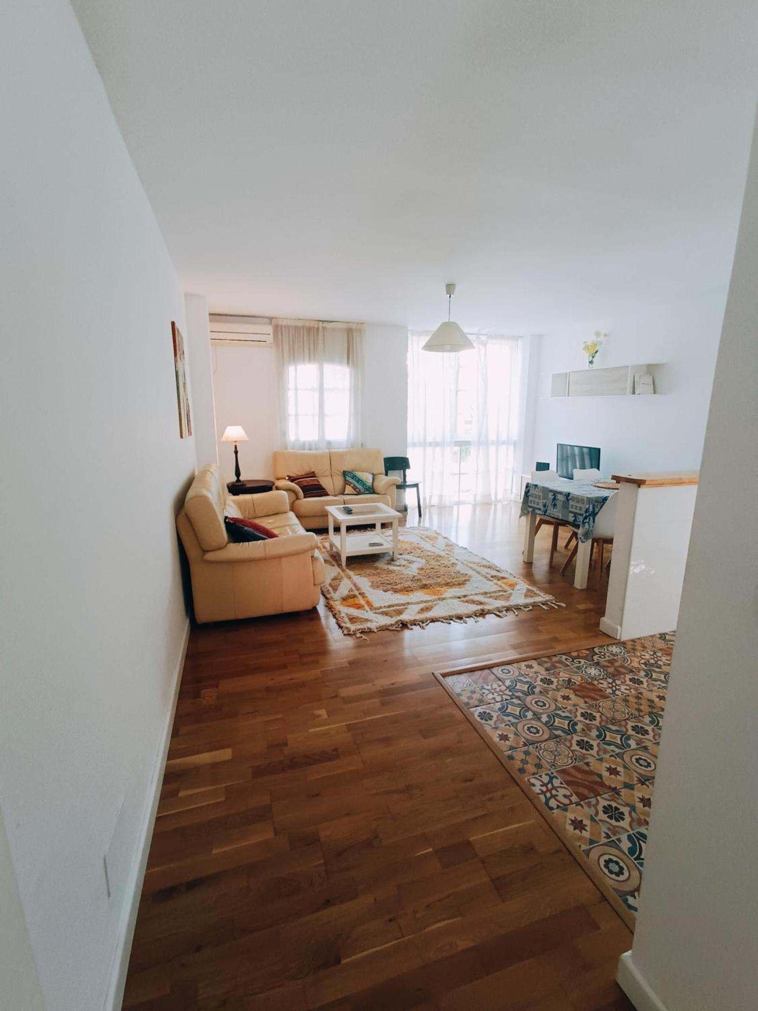 Bolivia Beach Apartments Malaga Exterior photo